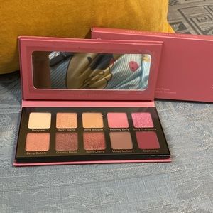 Berries And Cream Violet Eyeshadow Palette Voss Cosmetics